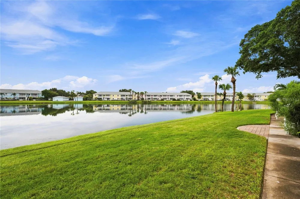 151 SEAHORSE DRIVE SE #B St Petersburg, FL 33705