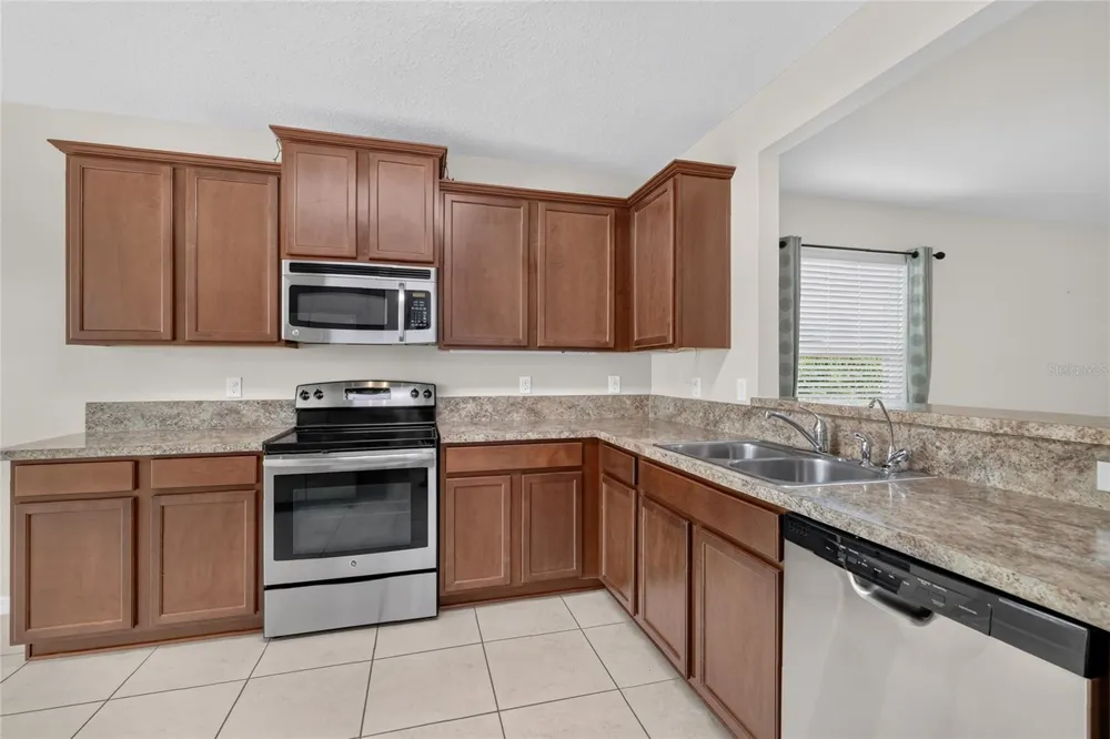 345 RED KITE DRIVE Groveland, FL 34736