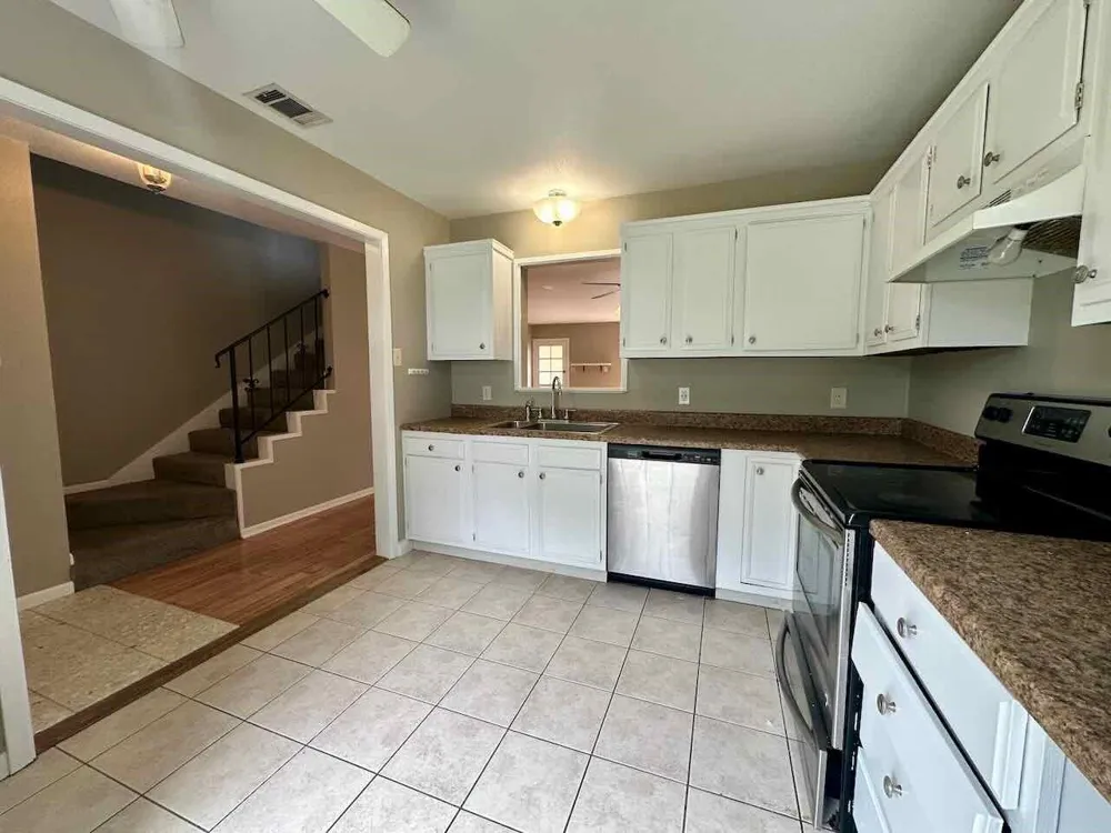 541 Longmeadow Street Beaumont, TX 77707