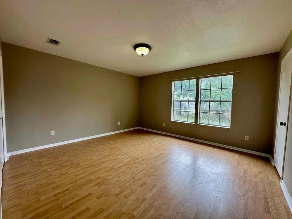 541 Longmeadow Street Beaumont, TX 77707