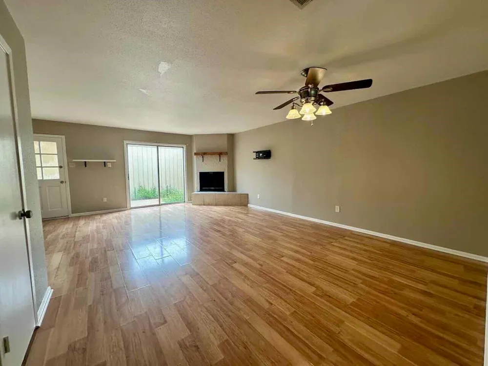 541 Longmeadow Street Beaumont, TX 77707
