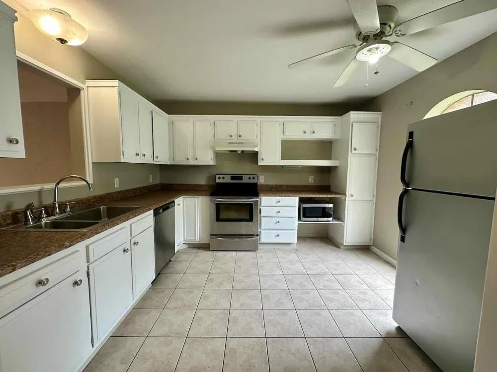 541 Longmeadow Street Beaumont, TX 77707