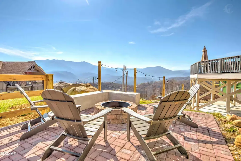 706 Chestnut Drive Gatlinburg, TN 37738