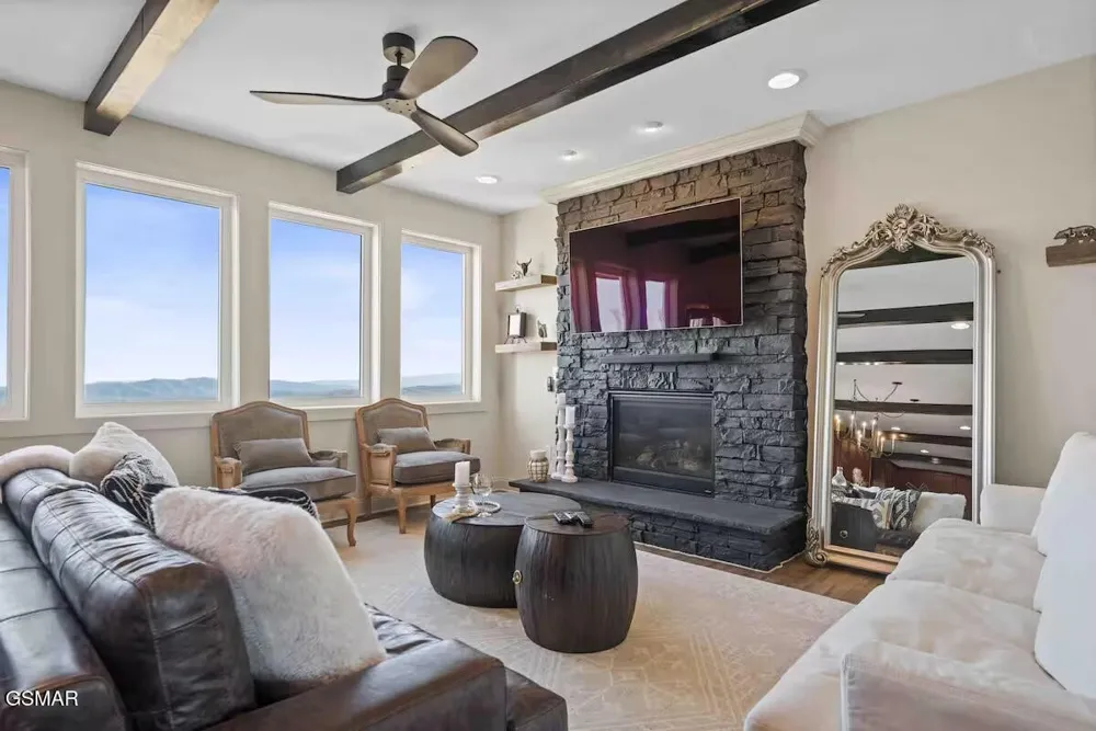 706 Chestnut Drive Gatlinburg, TN 37738