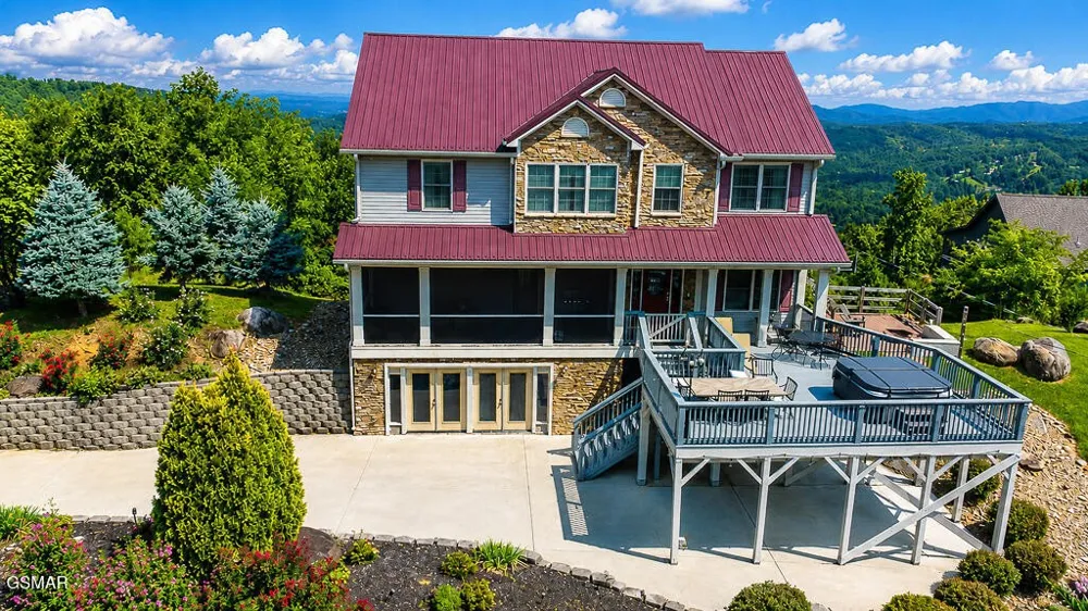 706 Chestnut Drive Gatlinburg, TN 37738
