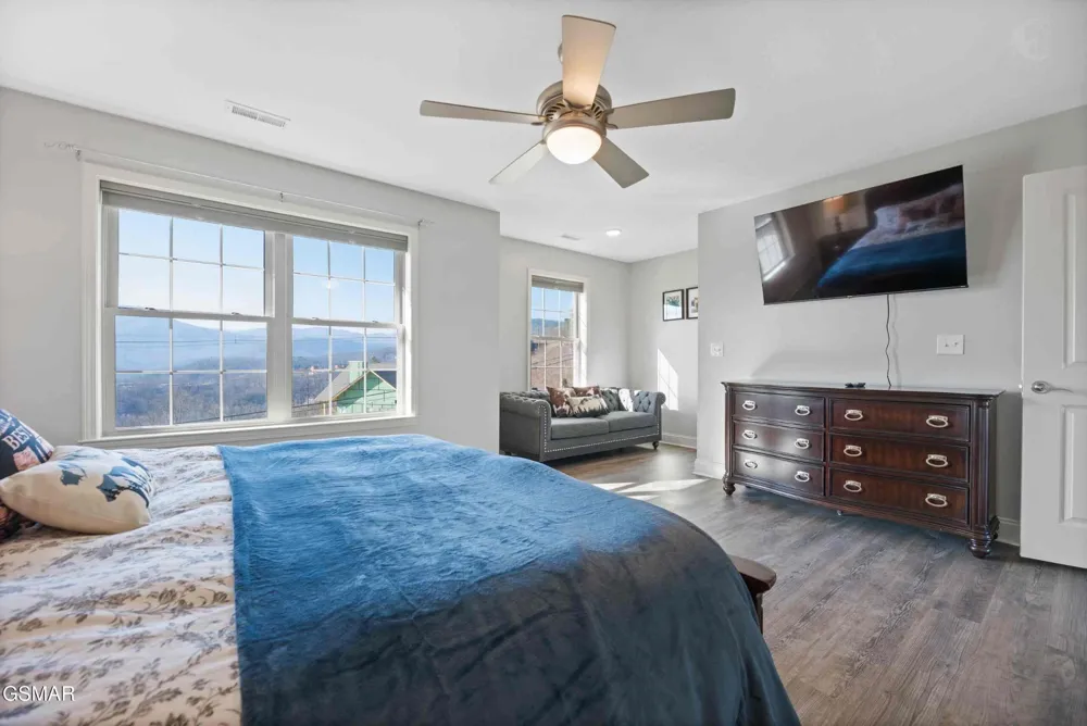 706 Chestnut Drive Gatlinburg, TN 37738