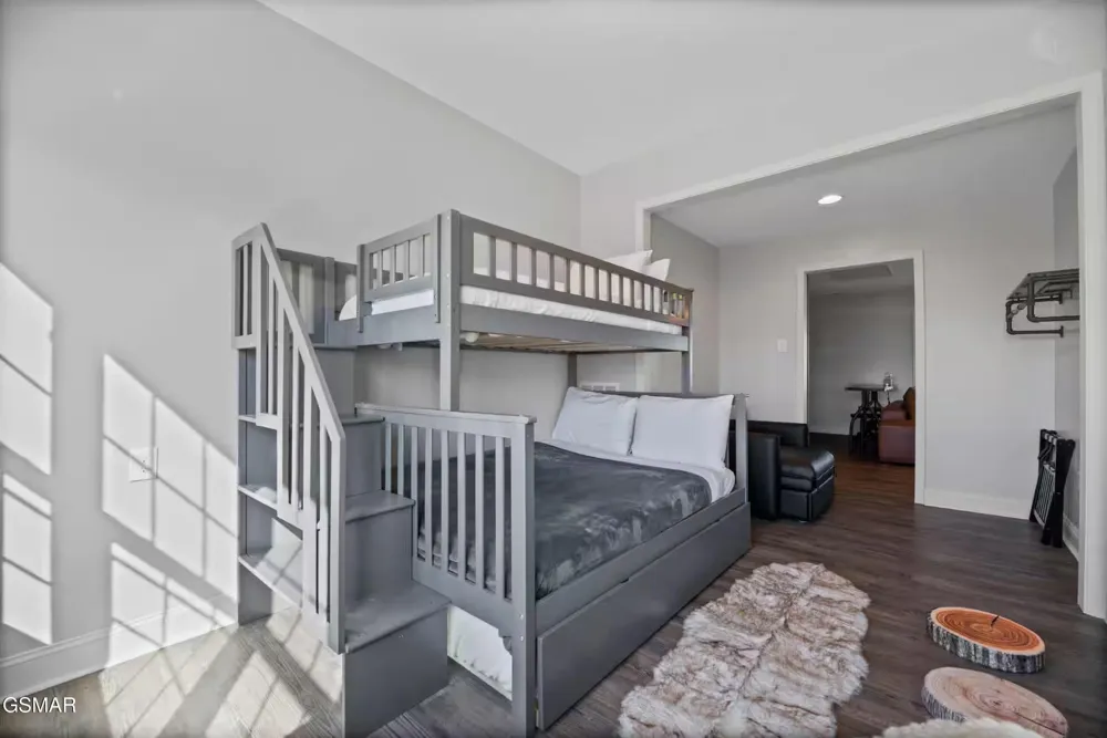 706 Chestnut Drive Gatlinburg, TN 37738