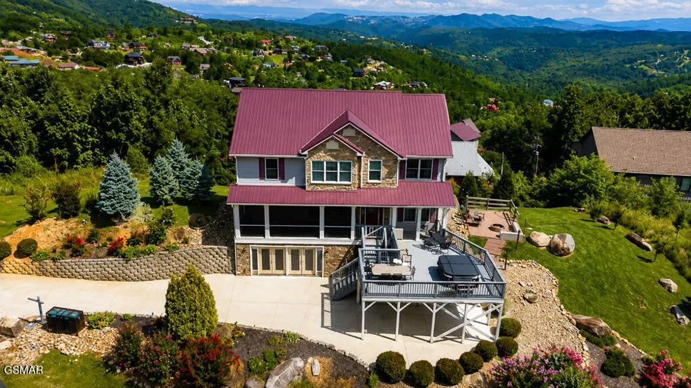 706 Chestnut Drive Gatlinburg, TN 37738