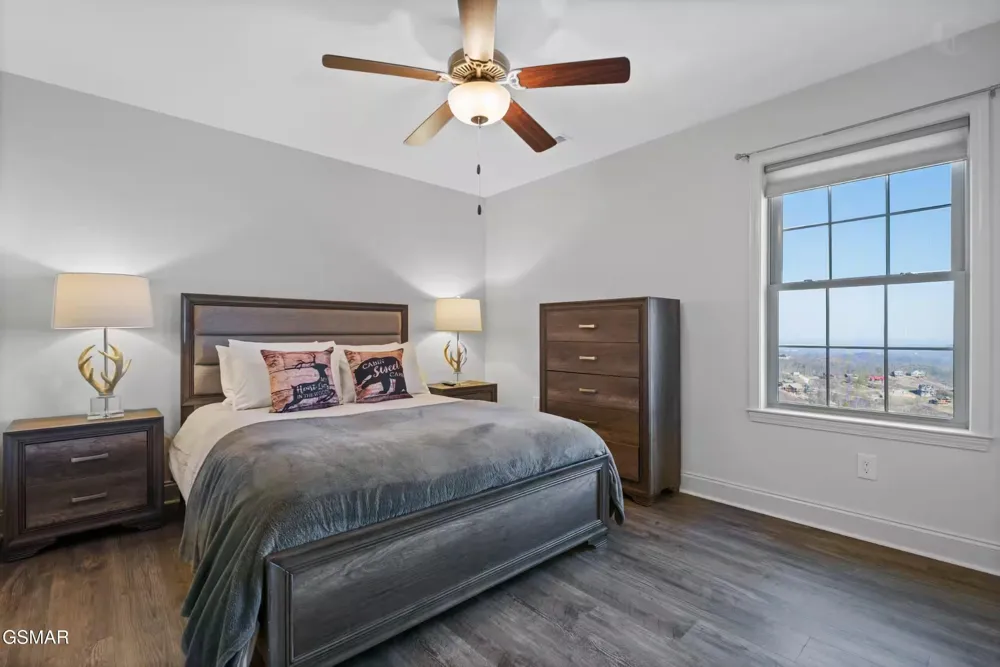 706 Chestnut Drive Gatlinburg, TN 37738