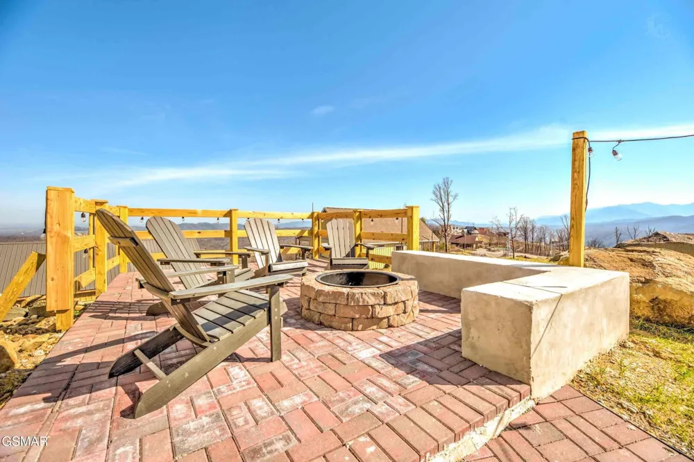 706 Chestnut Drive Gatlinburg, TN 37738
