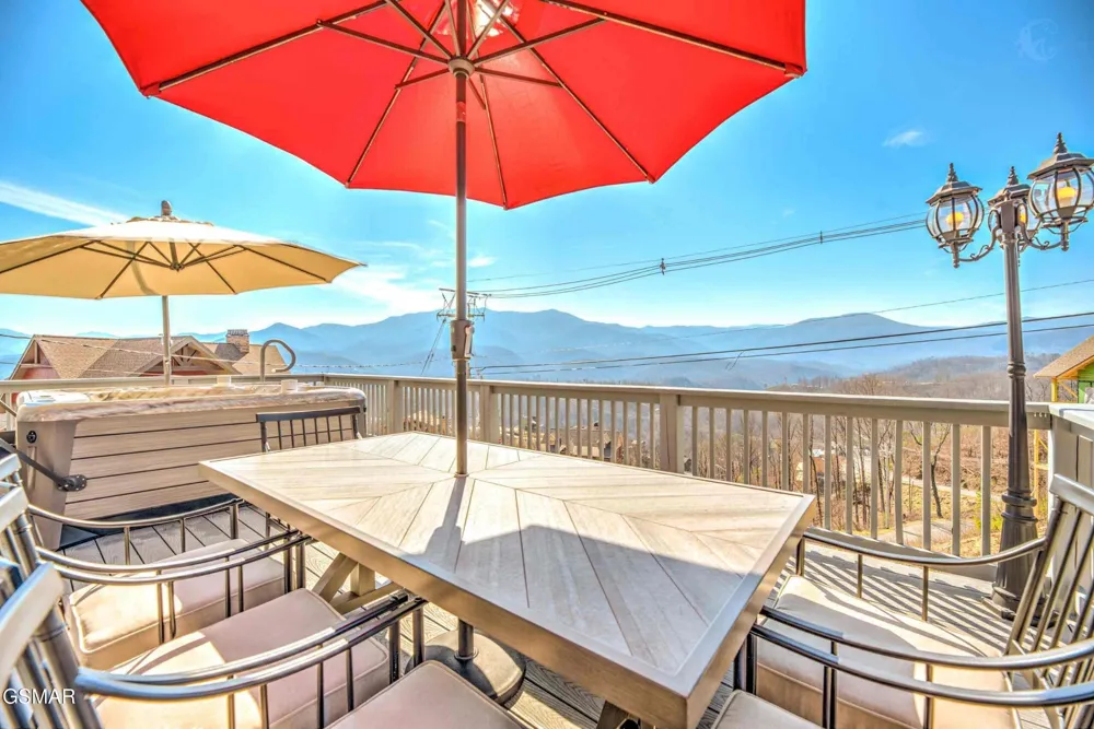 706 Chestnut Drive Gatlinburg, TN 37738