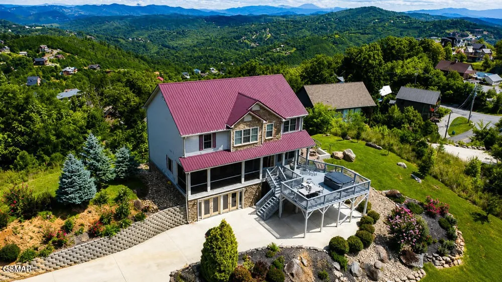 706 Chestnut Drive Gatlinburg, TN 37738