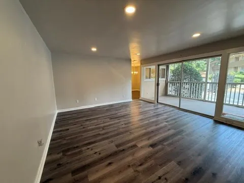 346 Carpenter Drive #3