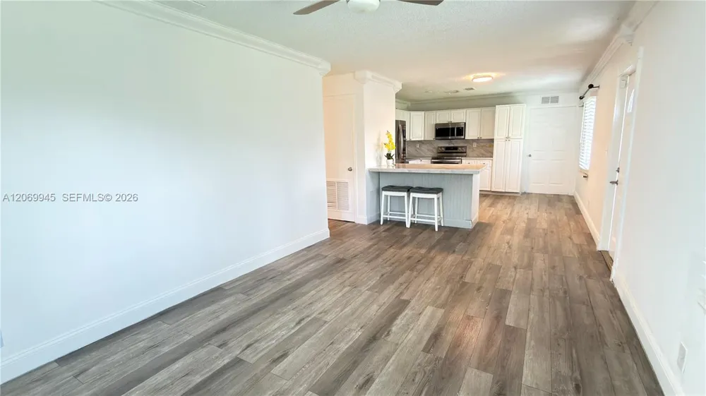 8151 SW 7th St North Lauderdale, FL 33068