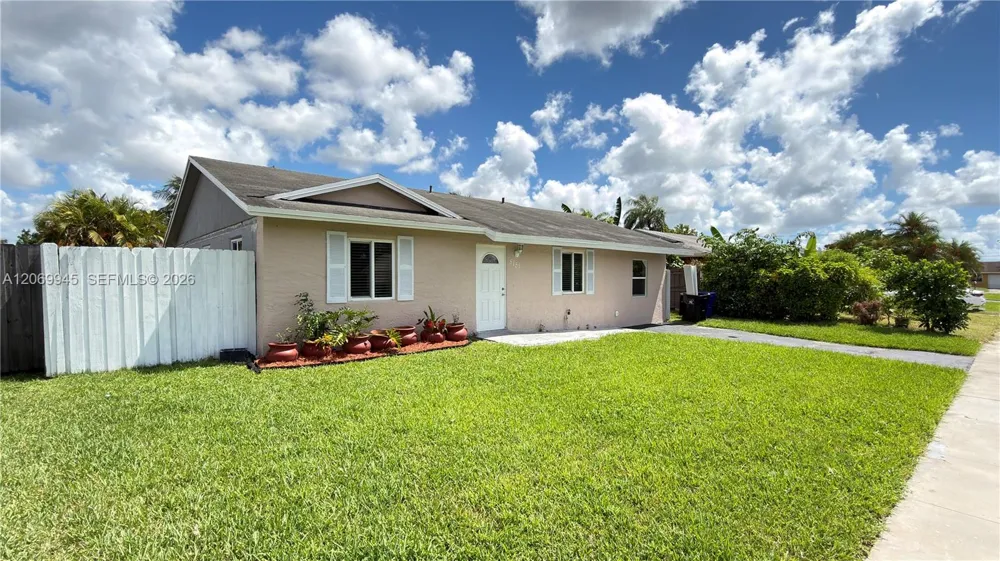 8151 SW 7th St North Lauderdale, FL 33068