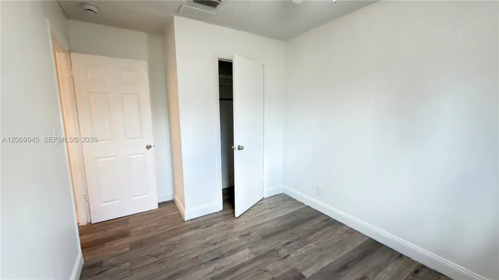 8151 SW 7th St North Lauderdale, FL 33068