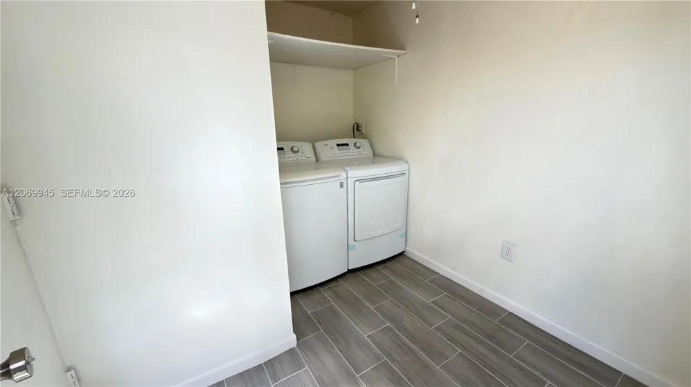 8151 SW 7th St North Lauderdale, FL 33068