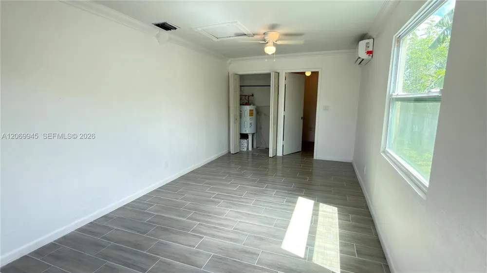 8151 SW 7th St North Lauderdale, FL 33068