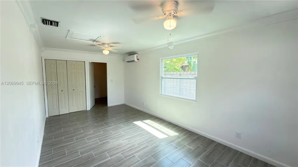 8151 SW 7th St North Lauderdale, FL 33068