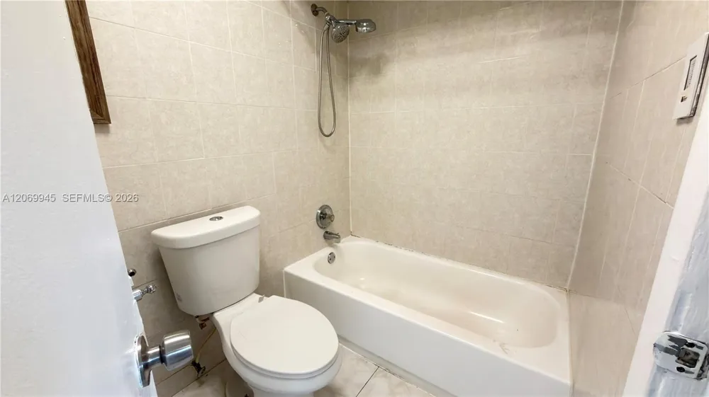 8151 SW 7th St North Lauderdale, FL 33068