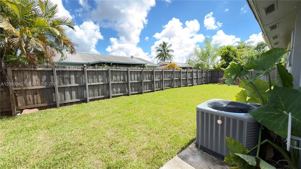 8151 SW 7th St North Lauderdale, FL 33068