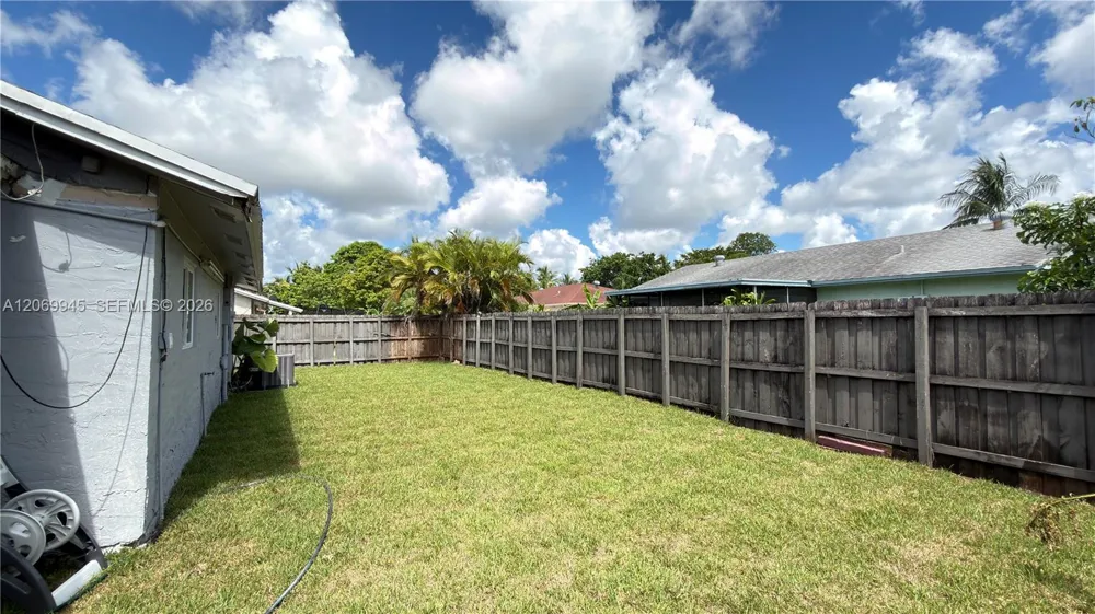 8151 SW 7th St North Lauderdale, FL 33068