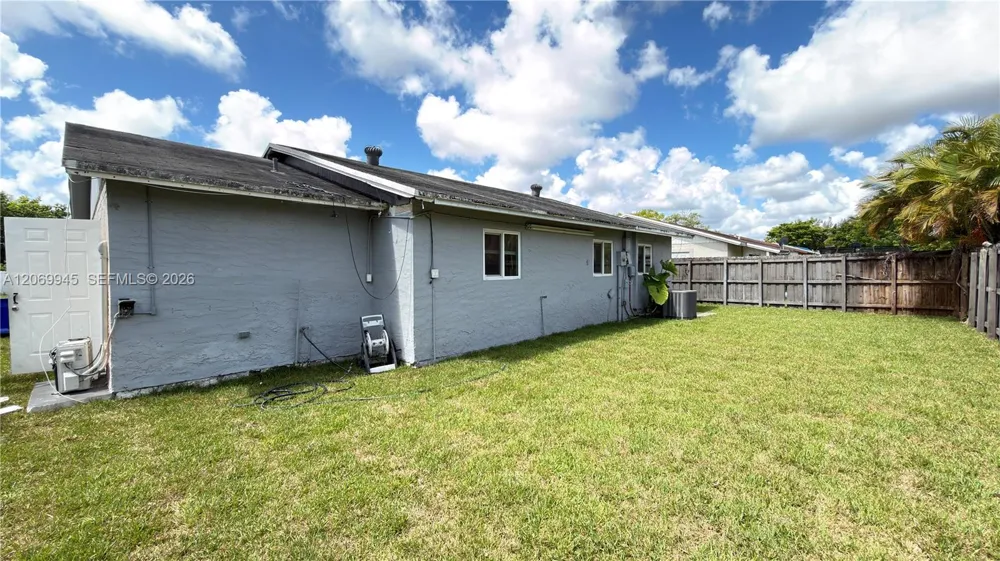 8151 SW 7th St North Lauderdale, FL 33068