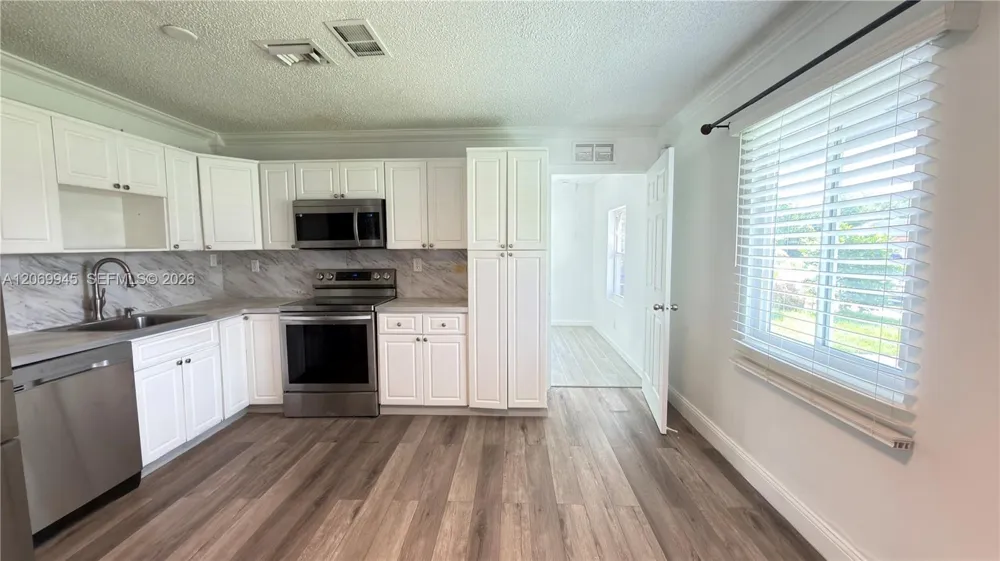 8151 SW 7th St North Lauderdale, FL 33068
