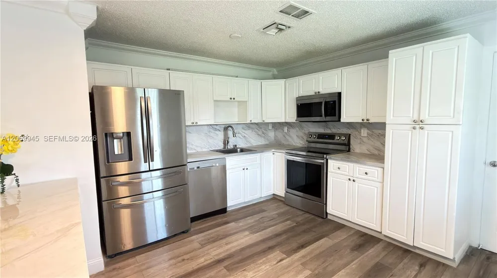 8151 SW 7th St North Lauderdale, FL 33068