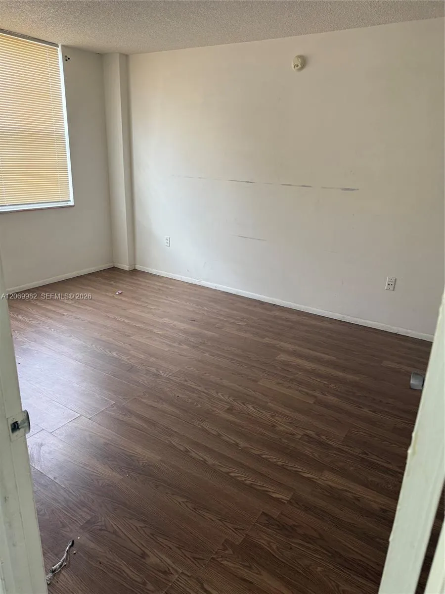 15600 NW 7th Ave #301-1 Miami, FL 33169