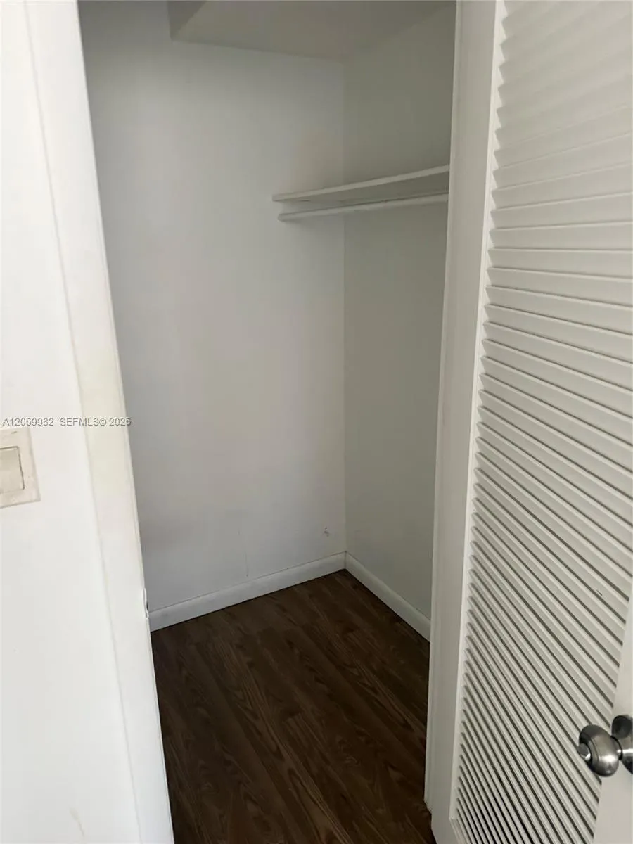 15600 NW 7th Ave #301-1 Miami, FL 33169
