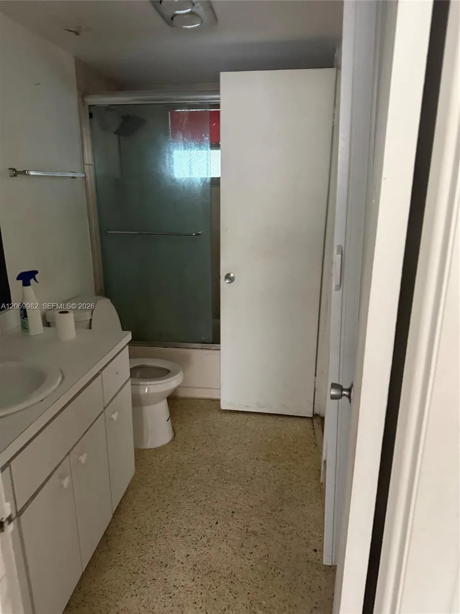 15600 NW 7th Ave #301-1 Miami, FL 33169