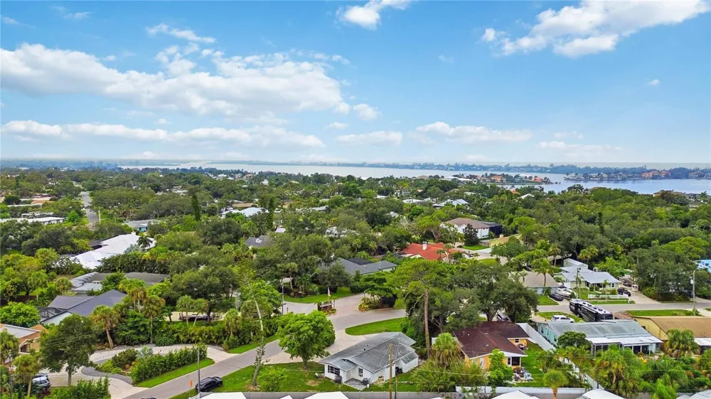 1909 BUCCANEER DRIVE Sarasota, FL 34231