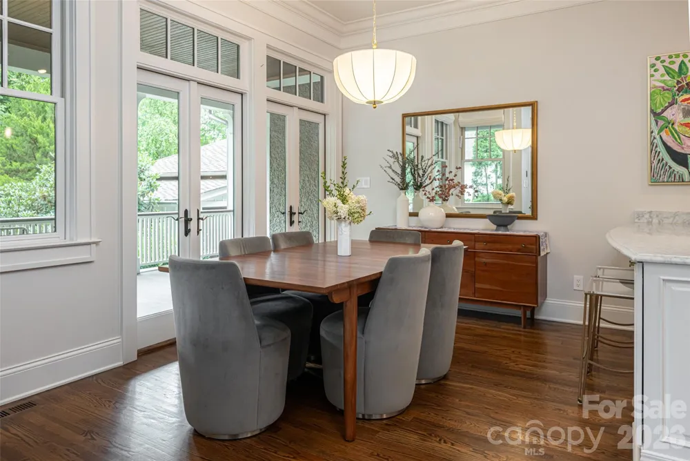 242 Racquet Club Road Asheville, NC 28803