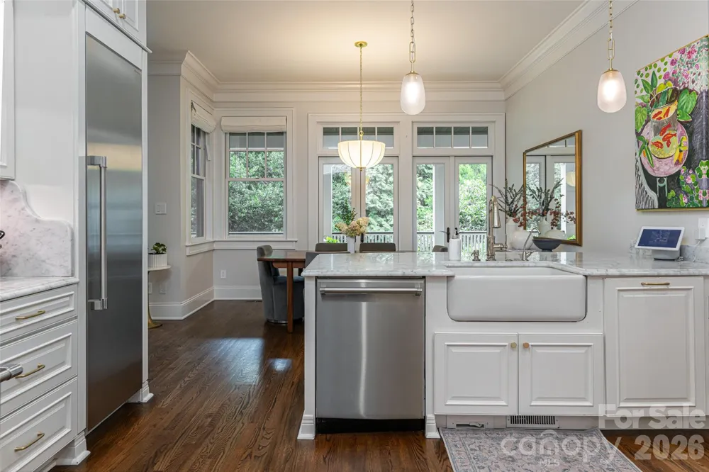 242 Racquet Club Road Asheville, NC 28803