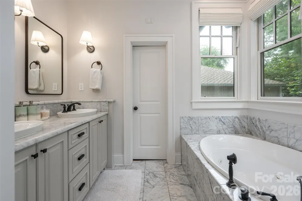 242 Racquet Club Road Asheville, NC 28803