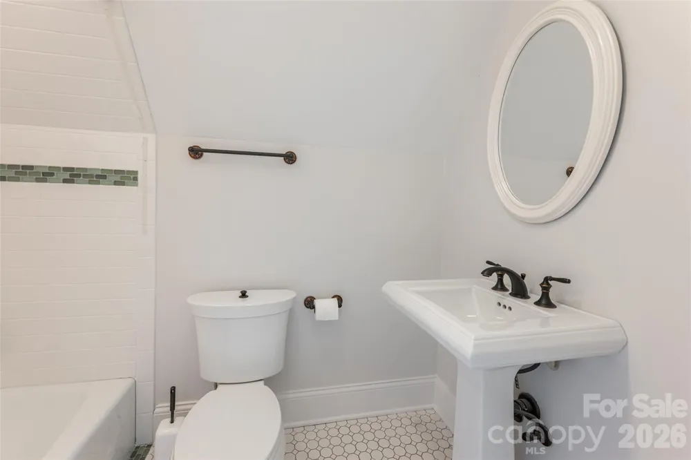 242 Racquet Club Road Asheville, NC 28803