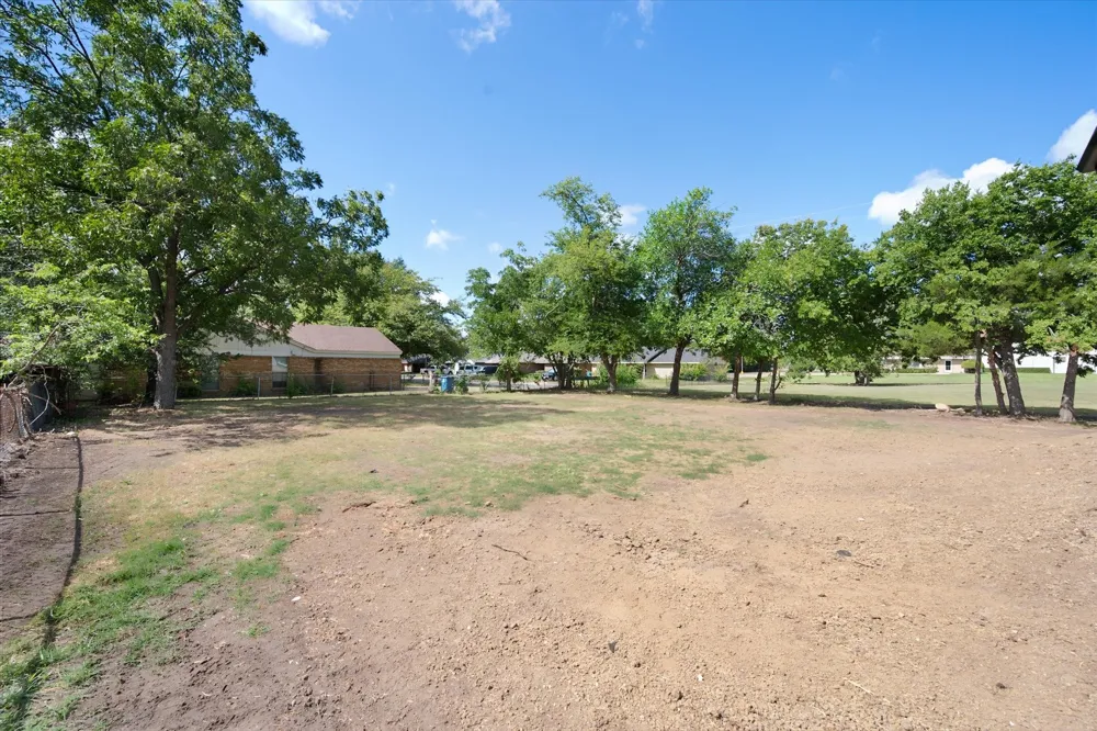 3617 Emhouse Road Corsicana, TX 75110
