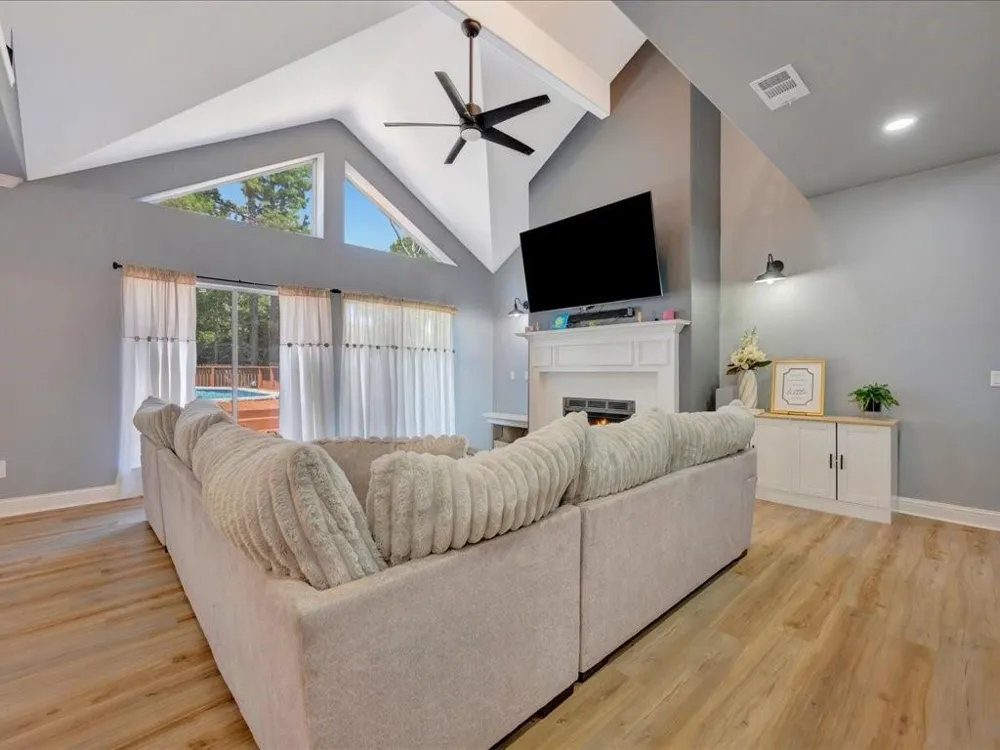 290 Austin Lane Pollok, TX 75969