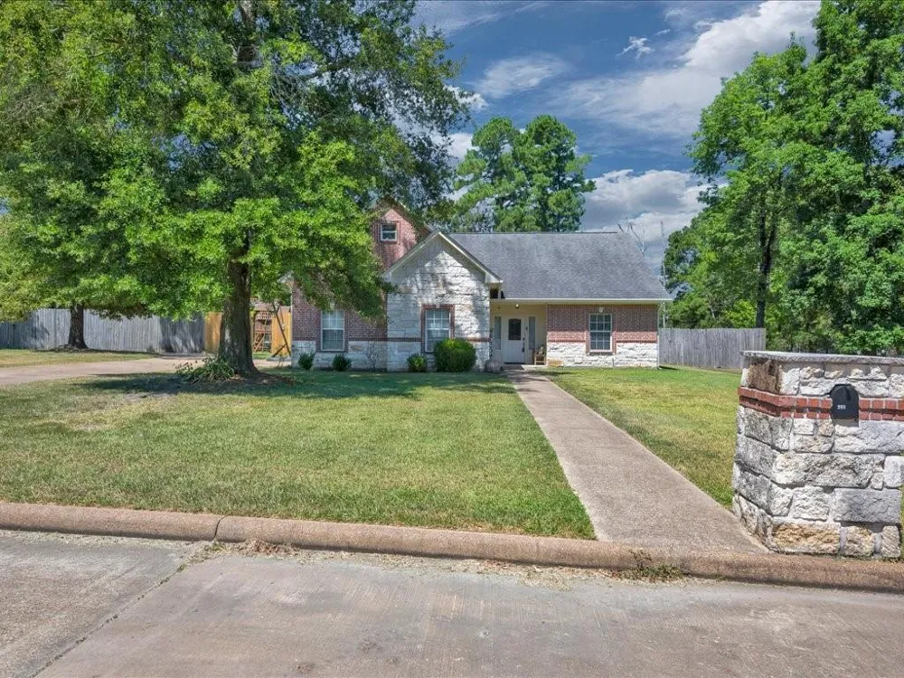 290 Austin Lane Pollok, TX 75969