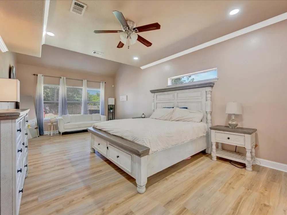 290 Austin Lane Pollok, TX 75969