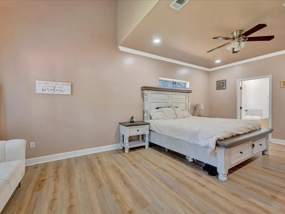 290 Austin Lane Pollok, TX 75969