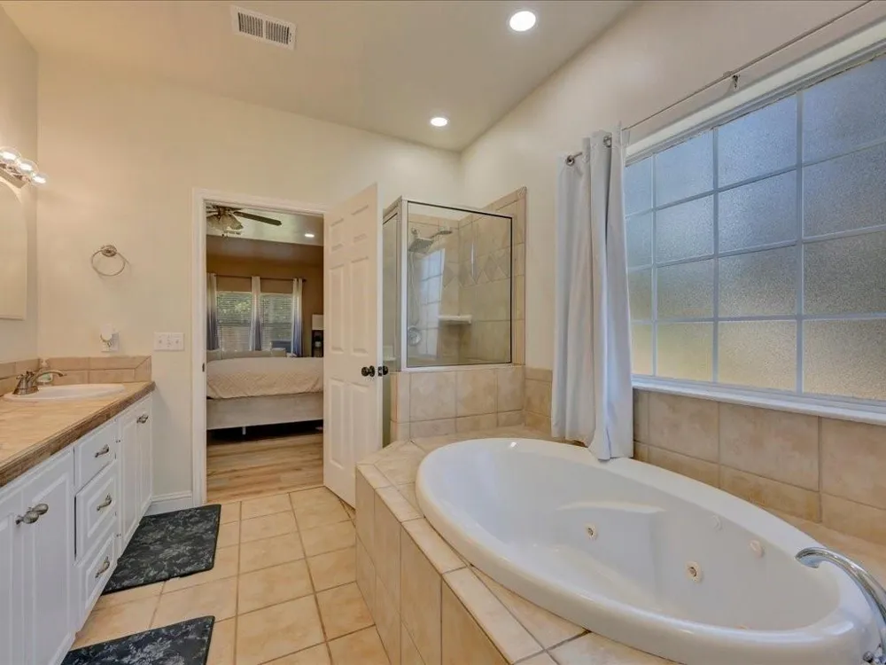 290 Austin Lane Pollok, TX 75969