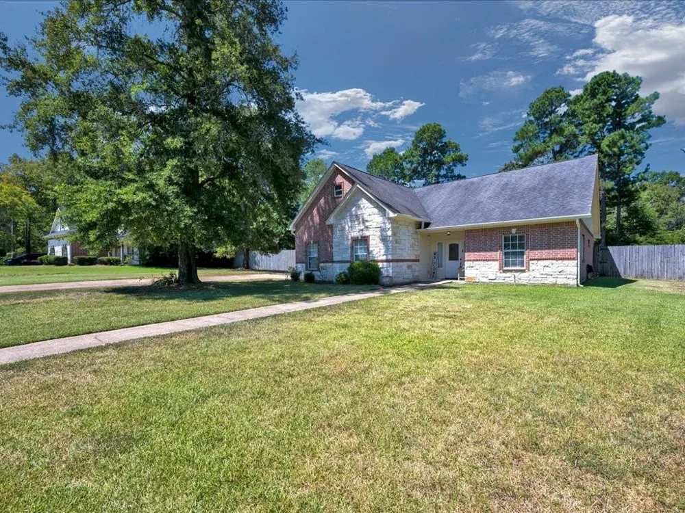 290 Austin Lane Pollok, TX 75969