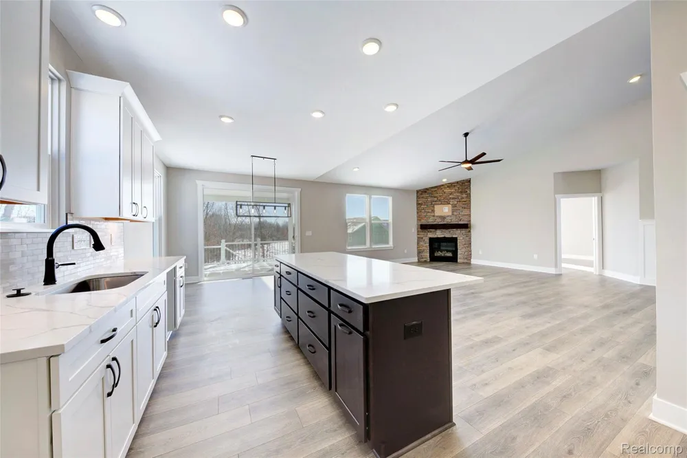 121 Gambrel Lane Marion Township, MI 48843