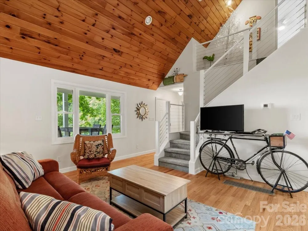 386 Madison Heights Drive Marshall, NC 28753