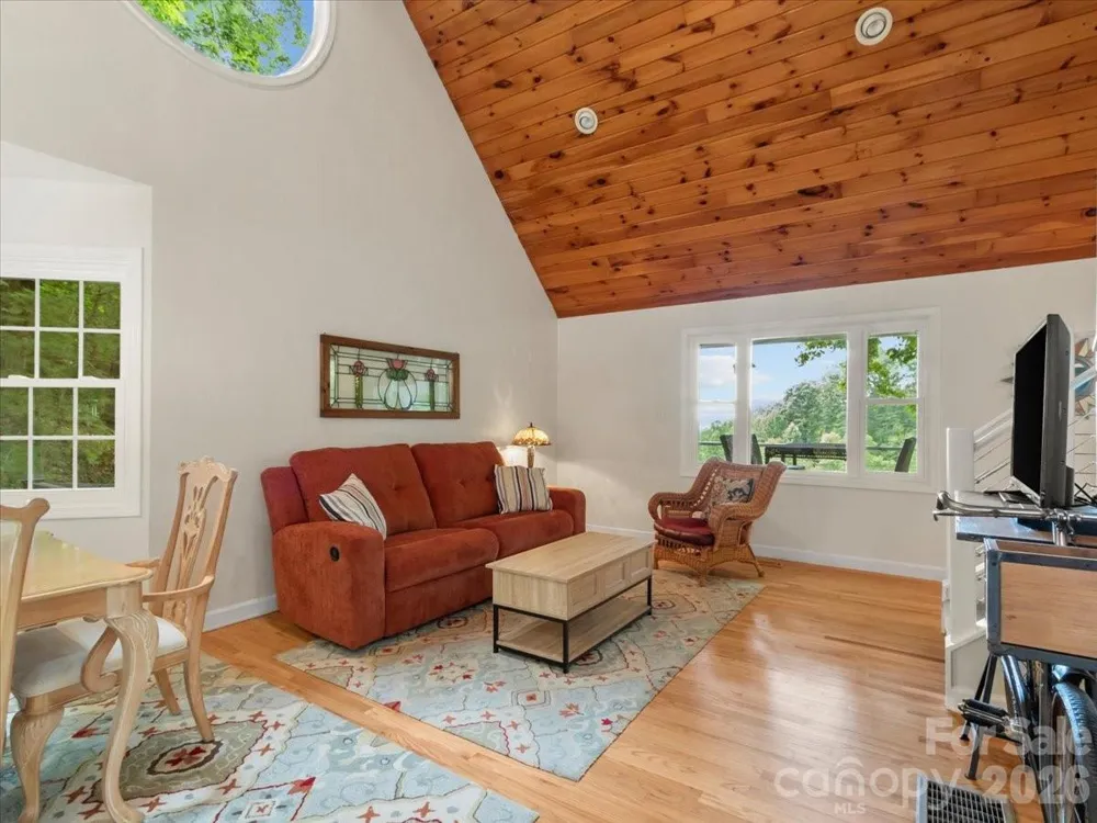 386 Madison Heights Drive Marshall, NC 28753