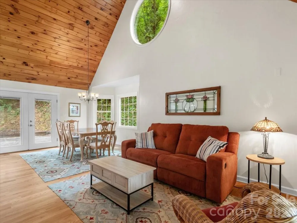 386 Madison Heights Drive Marshall, NC 28753