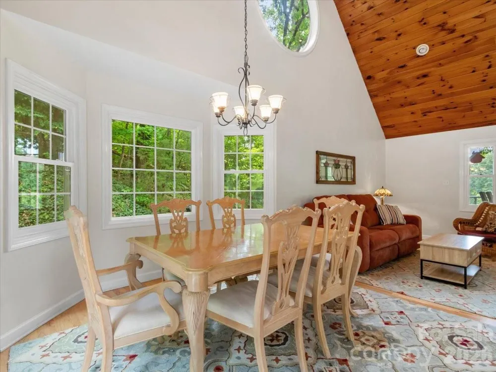 386 Madison Heights Drive Marshall, NC 28753