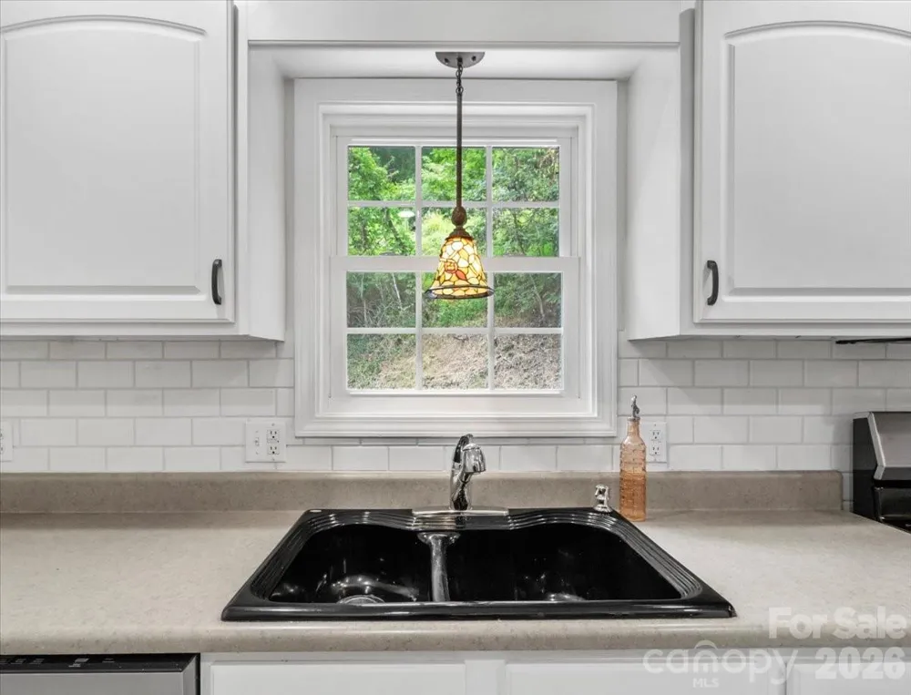 386 Madison Heights Drive Marshall, NC 28753